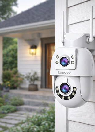 Câmara Wi‑Fi PTZ branca montada numa parede exterior com duas lentes